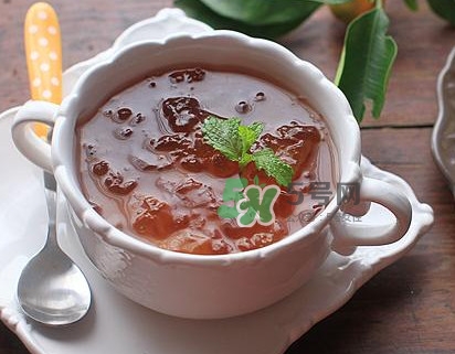 煮桃膠放冰糖還是紅糖？桃膠放鍋里要煮多久能吃