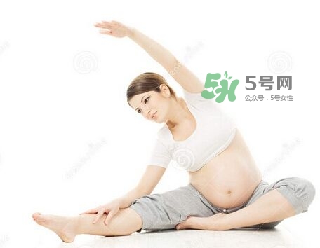 孕婦睡覺能伸懶腰嗎？孕婦睡覺伸懶腰對胎兒有什么影響？