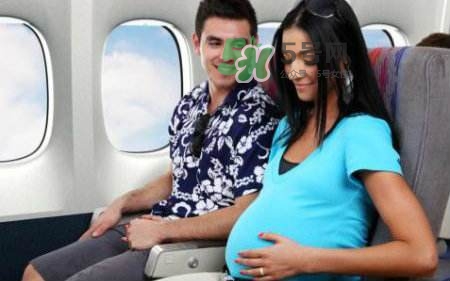孕晚期可以坐飛機嗎？航空公司孕婦乘機規定