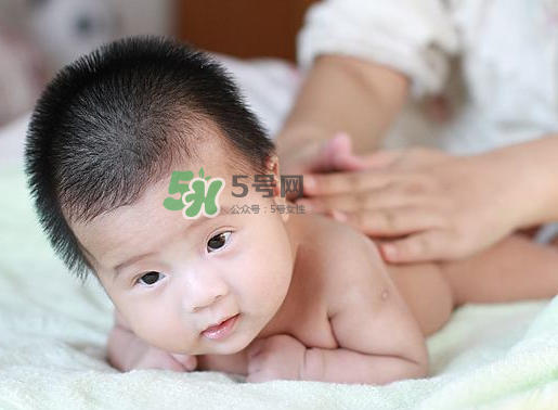 寶寶用爽身粉有危害嗎？爽身粉對(duì)寶寶有什么危害？