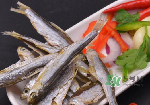 刁子魚是秋刀魚嗎？刁子魚是海魚嗎？