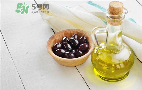 油性皮膚可以用橄欖油嗎？橄欖油擦臉有什么好處？
