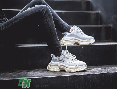 balenciaga triple s上腳效果怎么樣？巴黎世家復古訓練鞋上腳