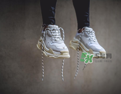 balenciaga triple s上腳效果怎么樣？巴黎世家復古訓練鞋上腳