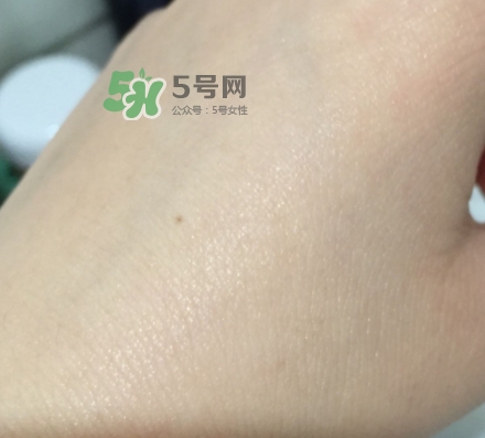 綠寶瓶和小黑瓶哪個好？綠寶瓶和小黑瓶對比