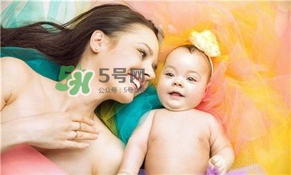 產后掉頭發很厲害怎么辦？產后掉頭發吃什么好？