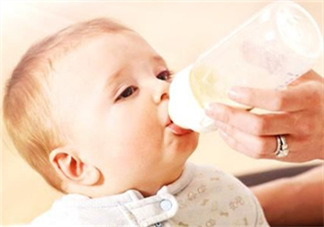 母乳和奶粉能混在一起吃嗎？母乳和奶粉混合喂養好嗎？