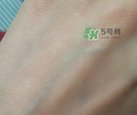 神仙水和小燈泡哪個好？神仙水和小燈泡使用順序