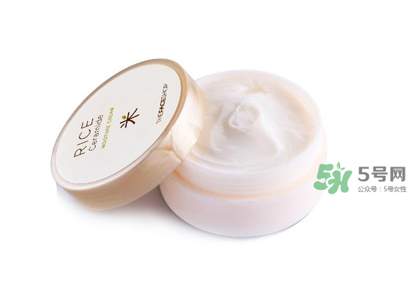 VE膠囊可以直接涂臉嗎？VE膠囊擦臉有什么效果？