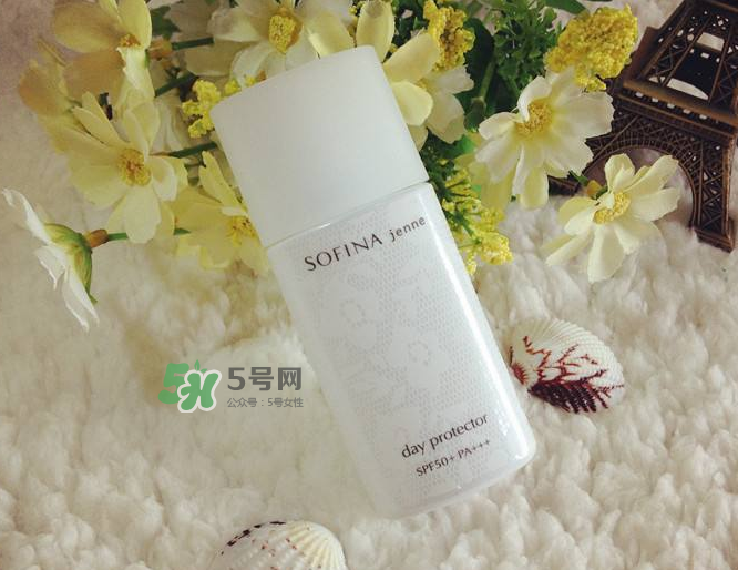 蘇菲娜白蕾絲防水嗎？蘇菲娜白蕾絲悶痘嗎？