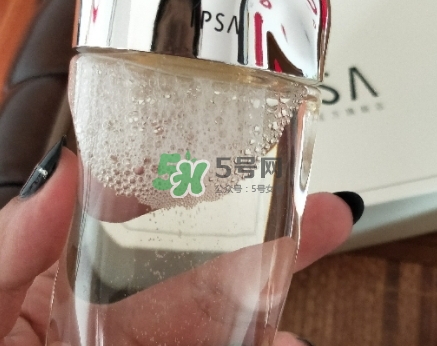 ipsa流金水是玻璃瓶嗎？流金水是塑料的嗎