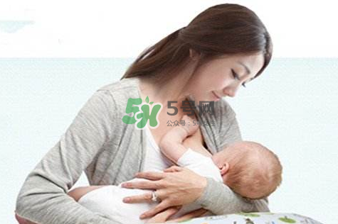 母乳喂養(yǎng)會(huì)乳糖不耐受嗎？母乳喂養(yǎng)會(huì)過度喂養(yǎng)嗎？