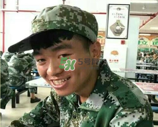 神似王寶強大一新生是誰？神似王寶強大一新生叫什么名字？