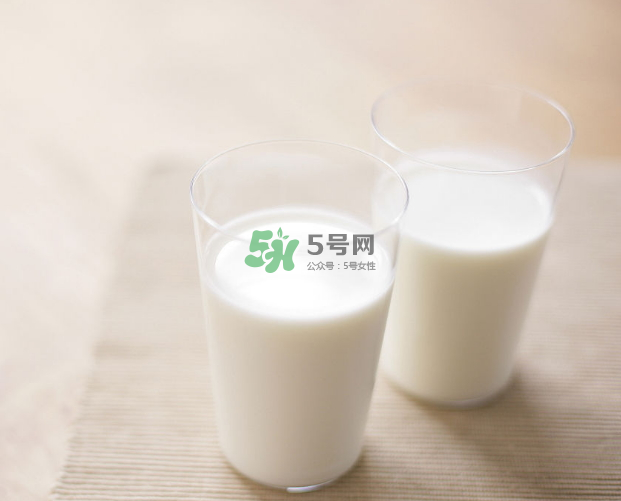 喝牛奶美白嗎？吃什么可以美白？