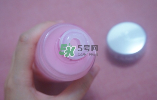 蘭蔻粉水和神仙水哪個好？粉水和神仙水可以一起用嗎？