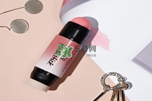 美寶蓮微醺氣色感應腮紅棒怎么樣？美寶蓮腮紅棒怎么用