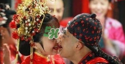 古代鬧洞房都是怎么鬧的？鬧洞房的習(xí)俗是怎么來(lái)的？