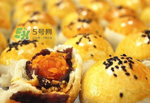 蛋黃酥為什么會爆開？蛋黃酥爆餡是什么原因？