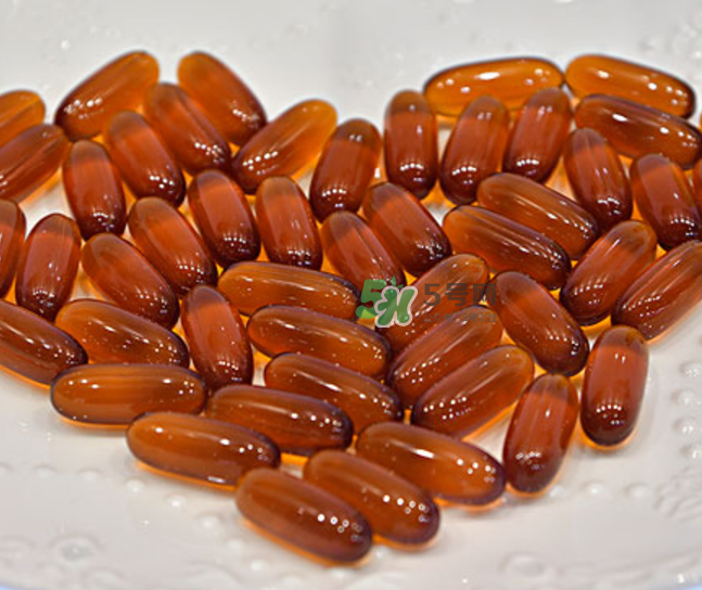 魚肝油可以和鈣一起吃嗎？魚肝油可以和奶粉一起吃嗎？