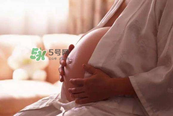 孕晚期肚子有規律的跳動是胎動嗎？