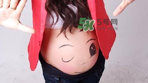 孕晚期肚子有規律的跳動是胎動嗎？