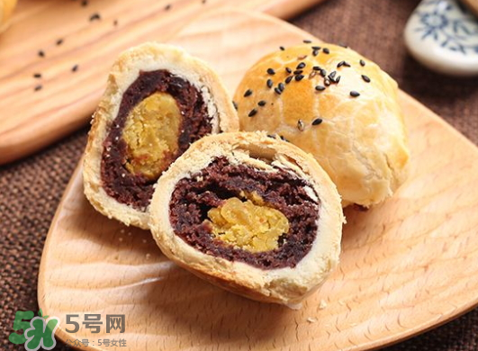 ?蛋黃酥可以不用豬油嗎？蛋黃酥用什么油好？