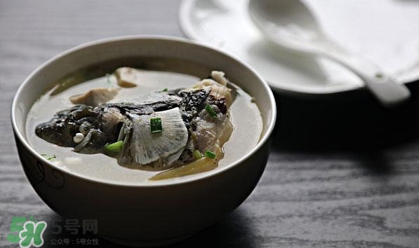 孕婦鯽魚湯可以放姜嗎？孕婦鯽魚湯能放料酒嗎？