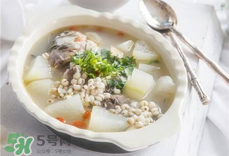 產(chǎn)婦鯽魚湯什么時候喝？產(chǎn)婦鯽魚湯放調(diào)料嗎？