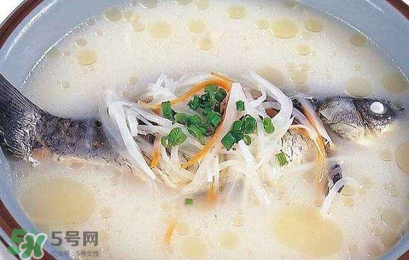 產(chǎn)婦鯽魚湯什么時候喝？產(chǎn)婦鯽魚湯放調(diào)料嗎？