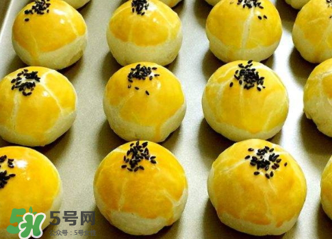 蛋黃酥可以放冰箱嗎？蛋黃酥放冰箱好吃嗎？