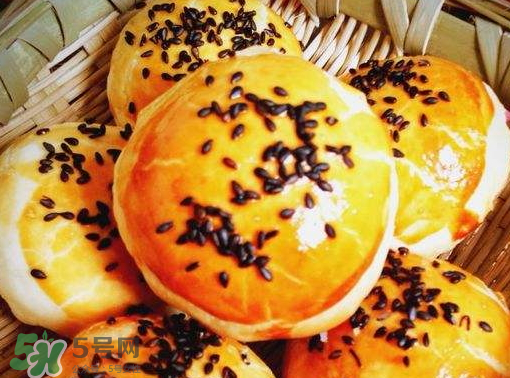 蛋黃酥用什么面粉？蛋黃酥能用低筋面粉嗎？