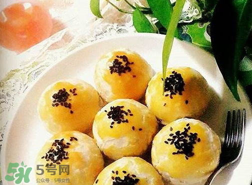 蛋黃酥用什么面粉？蛋黃酥能用低筋面粉嗎？