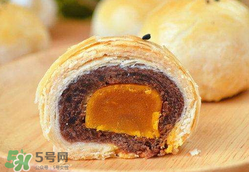蛋黃酥可以用黃油嗎？蛋黃酥用豬油還是黃油？