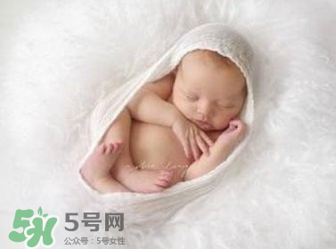 剪臍帶時(shí)寶寶會不會疼？剪臍帶寶寶疼嗎？