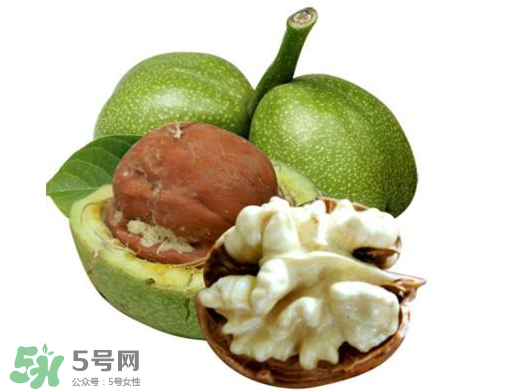鮮核桃和干核桃哪個(gè)更有營(yíng)養(yǎng)？鮮核桃和干核桃哪個(gè)營(yíng)養(yǎng)價(jià)值高？