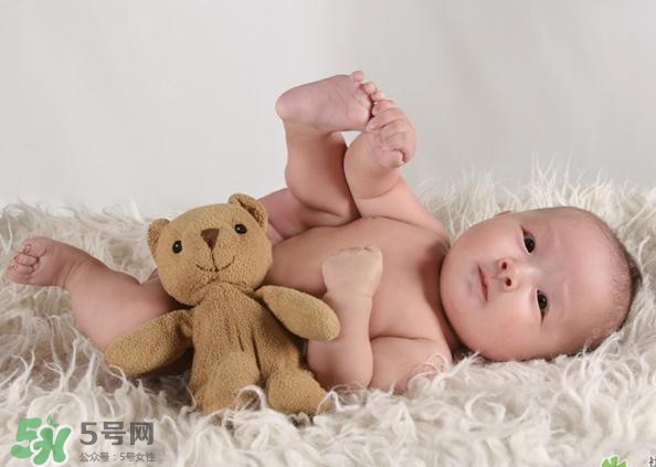 寶寶驚厥是什么癥狀？如何區別寶寶驚厥和驚跳？
