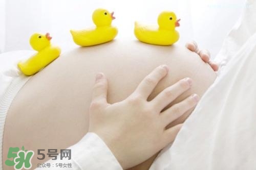 羊水早破多久會生？羊水早破會肚子疼嗎？