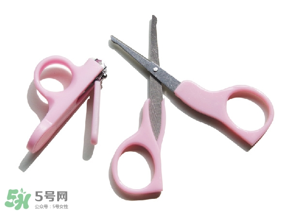 未滿月的寶寶可以剪指甲嗎？寶寶多久剪一次指甲？