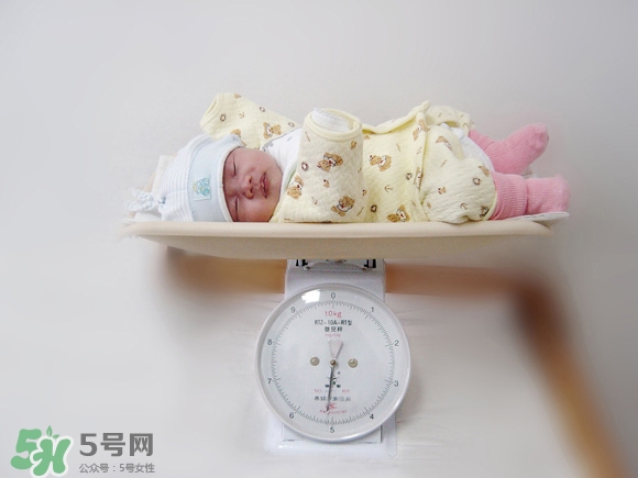 新生兒尿不濕怎么選？新生兒尿不濕什么牌子好？
