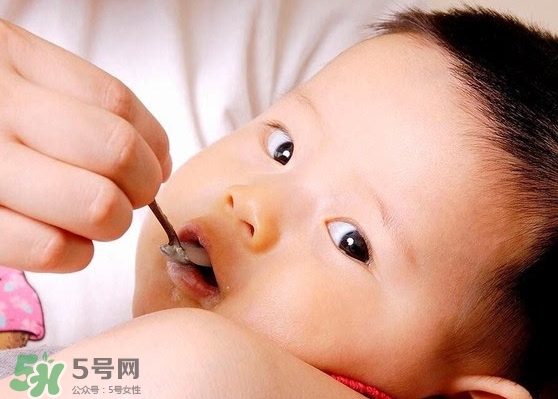 母乳喂養(yǎng)胸部會(huì)變形嗎？如何避免產(chǎn)后乳房變形？