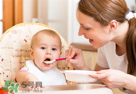 母乳喂養不能吃哪些東西？母乳喂養媽媽飲食注意事項