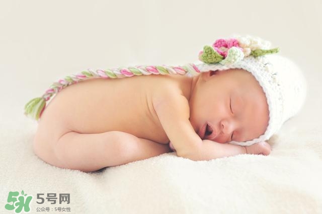 寶寶張嘴睡覺怎么回事？寶寶張嘴睡覺怎么糾正？