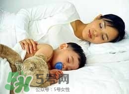 寶寶睡覺出汗多是什么原因？寶寶睡覺的常見誤區