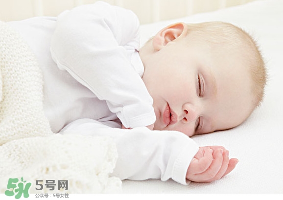 寶寶張嘴睡覺怎么回事？寶寶張嘴睡覺怎么糾正？