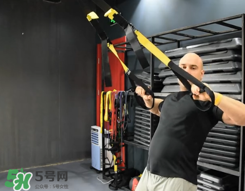 trx劃船一組做多少個？trx劃船每天做幾組？