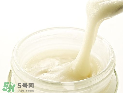 椴樹蜜和洋槐蜜哪個好？椴樹蜜和洋槐蜜的區別