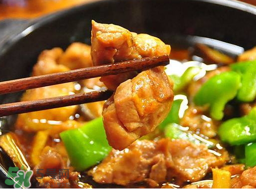 美國黃燜雞米飯為什么那么貴？美國黃燜雞米飯多少錢一份？