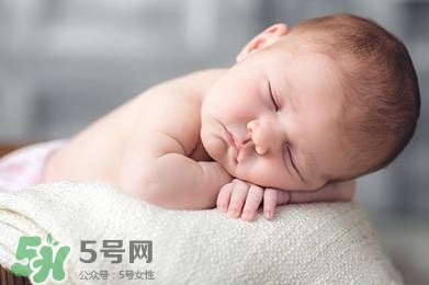 臍疝是什么？臍疝對寶寶有什么影響？