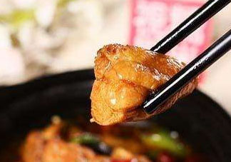 美國黃燜雞米飯為什么那么貴？美國黃燜雞米飯多少錢一份？