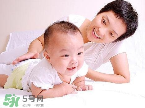 寶寶發(fā)燒出汗可以蓋被子嗎？寶寶發(fā)燒出汗了會退燒嗎？